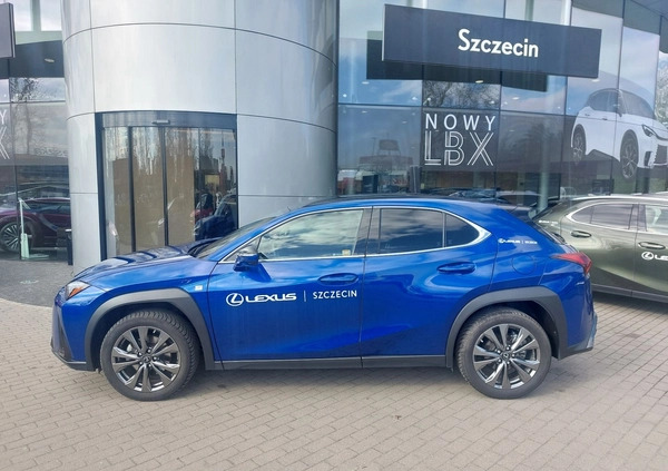 Lexus UX cena 172900 przebieg: 20000, rok produkcji 2022 z Szczecin małe 596